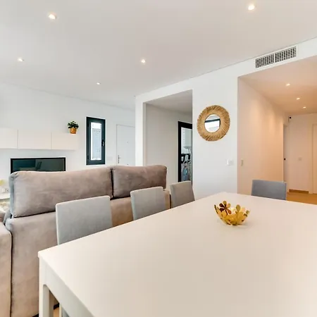Jolie A 200 M De La Apartment