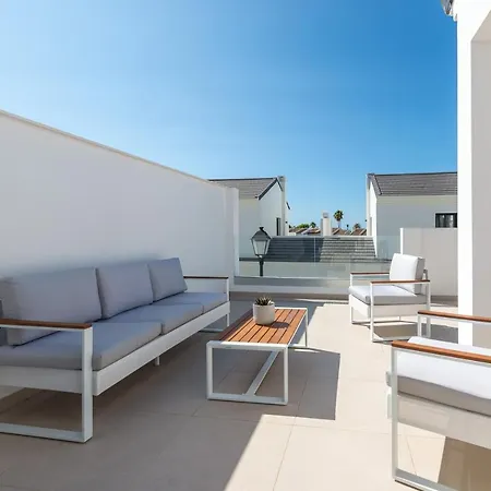 Jolie A 200 M De La Apartment *