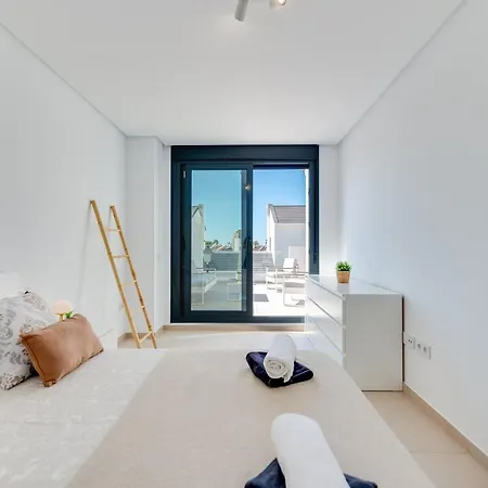 Jolie A 200 M De La Apartment *